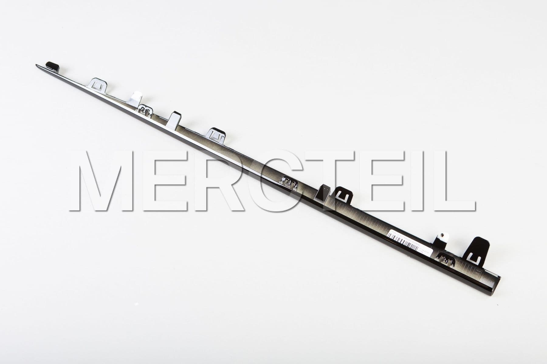 Buy the spare part Mercedes-Benz A1776984400 trim strip