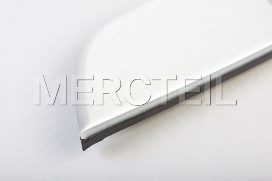 Buy the spare part Mercedes-Benz A1777209001 ornamental molding