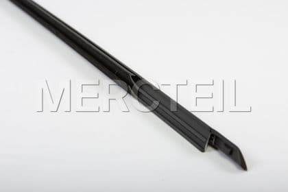 Buy the spare part Mercedes-Benz A1777254300 sealing rail