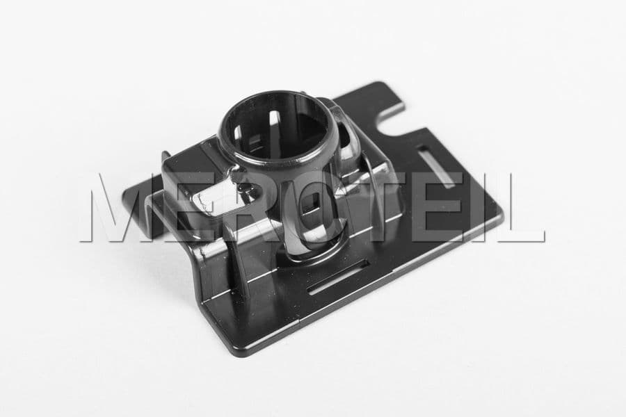 Buy the spare part Mercedes-Benz A1778859303 mount
