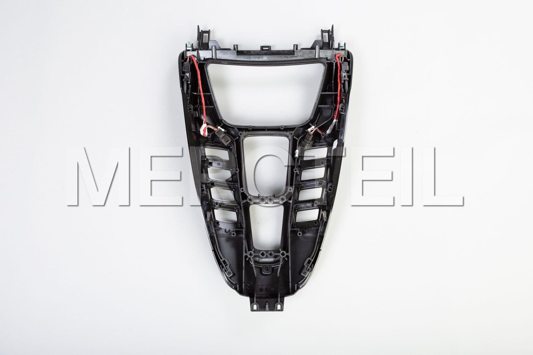 Buy the spare part Mercedes-Benz A1906804202 trim strip 