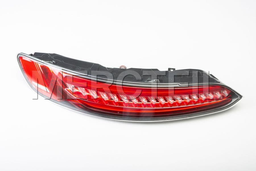 Buy the spare part Mercedes-Benz A1909064600 rear lamp combination