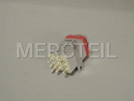 A2015403745 MERCEDES-BENZ RELAY