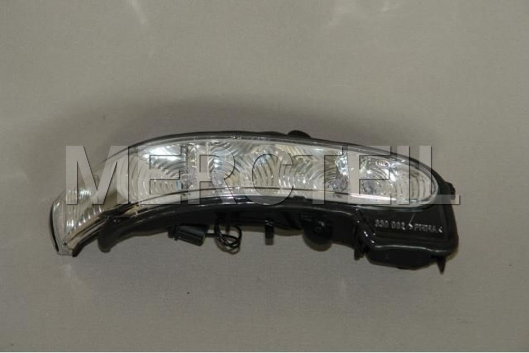 Buy the spare part Mercedes-Benz A2038201421 blinker lamp