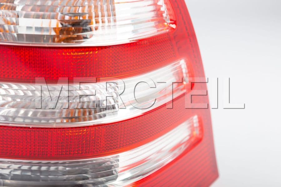 Buy the spare part Mercedes-Benz A2038202464 tail lamp