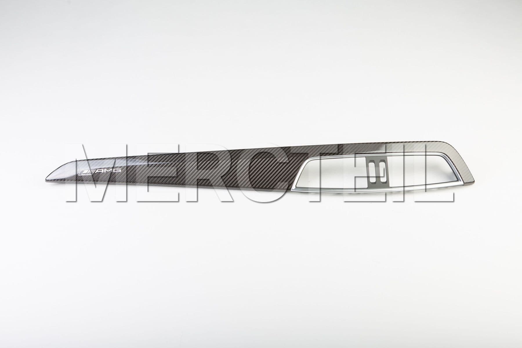 Buy the spare part Mercedes-Benz A2046809371 moulding