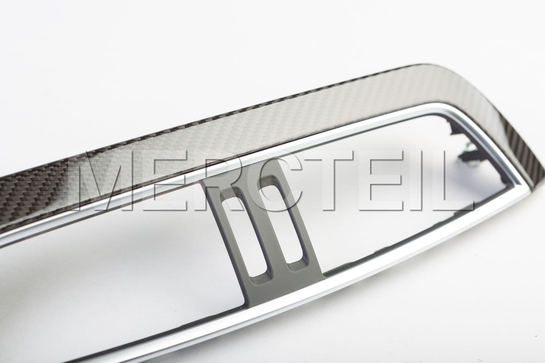 Buy the spare part Mercedes-Benz A2046809371 moulding