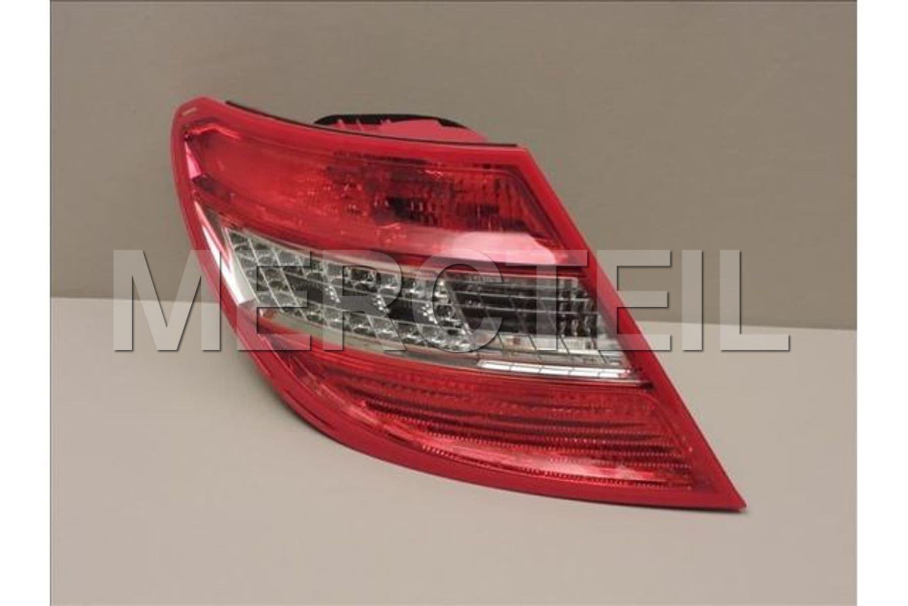 A2049068702 MERCEDES-BENZ REAR LAMP COMBINATION