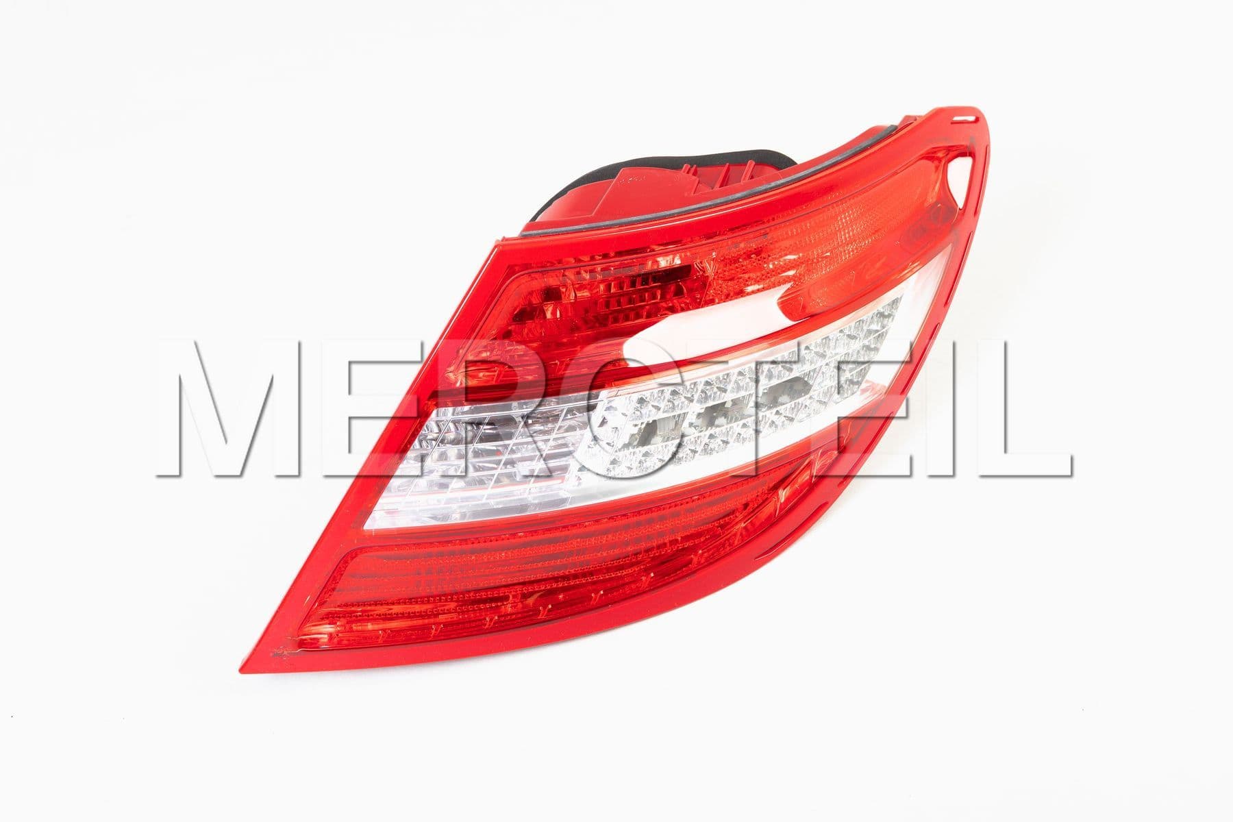 A204906880264 MERCEDES-BENZ REAR LAMP COMBINATION