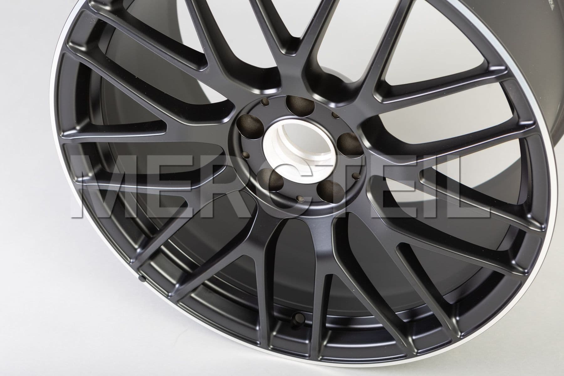 Buy the spare part Mercedes-Benz A20540160007X71 spoked wheel