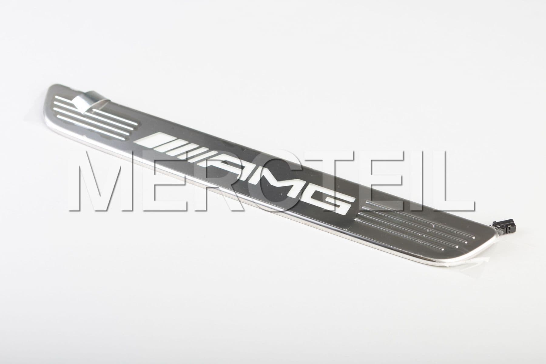 Buy the spare part Mercedes-Benz A2056802712 cover rail