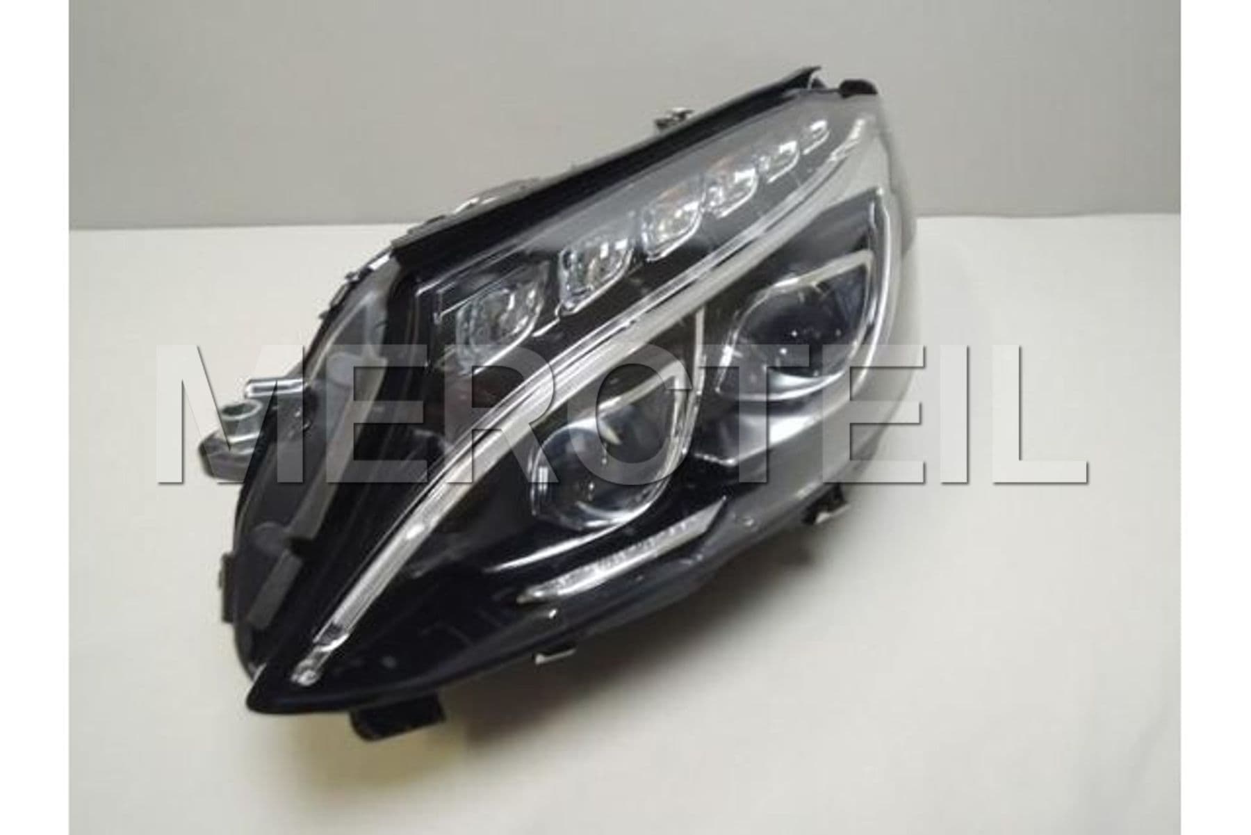 Buy the spare part Mercedes-Benz A2058202961 headlamp unit