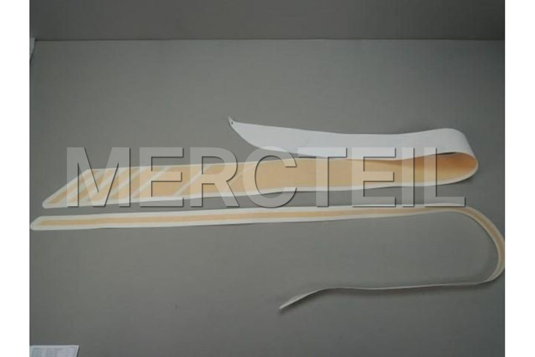 A2059870700 MERCEDES-BENZ TRIM STRIP