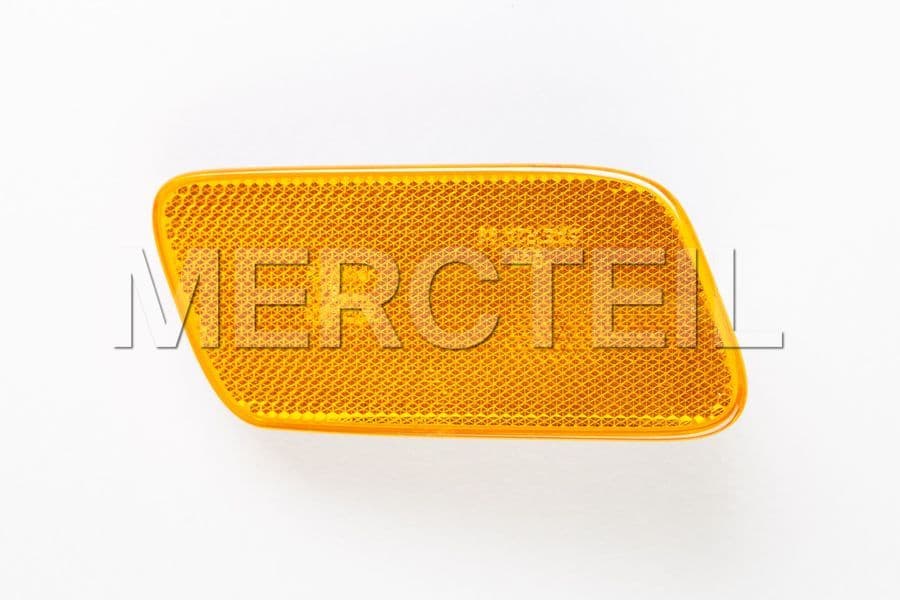 Buy the spare part Mercedes-Benz A2108201421 blinker lamp