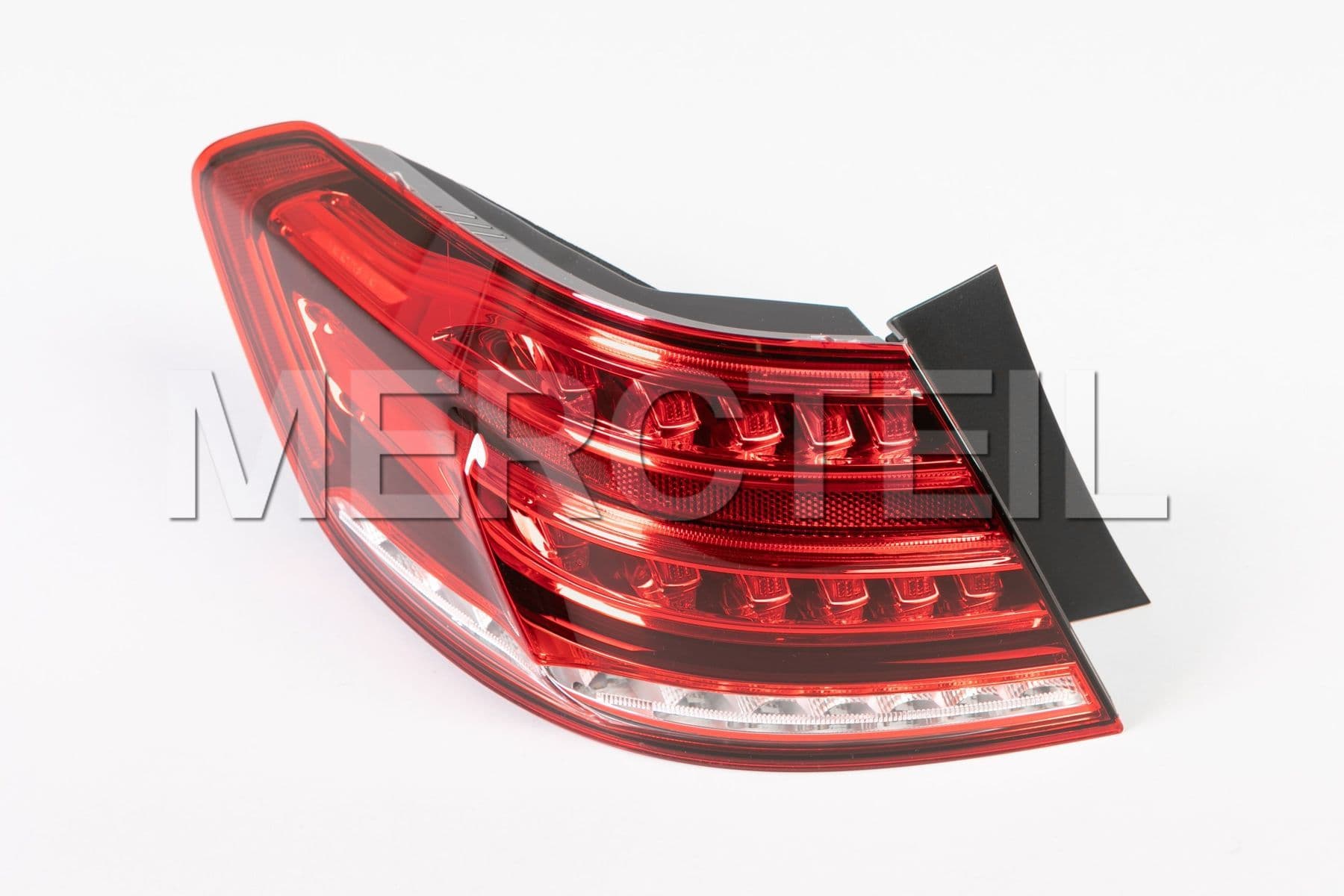 A212906070364 MERCEDES-BENZ REAR LAMP COMBINATION