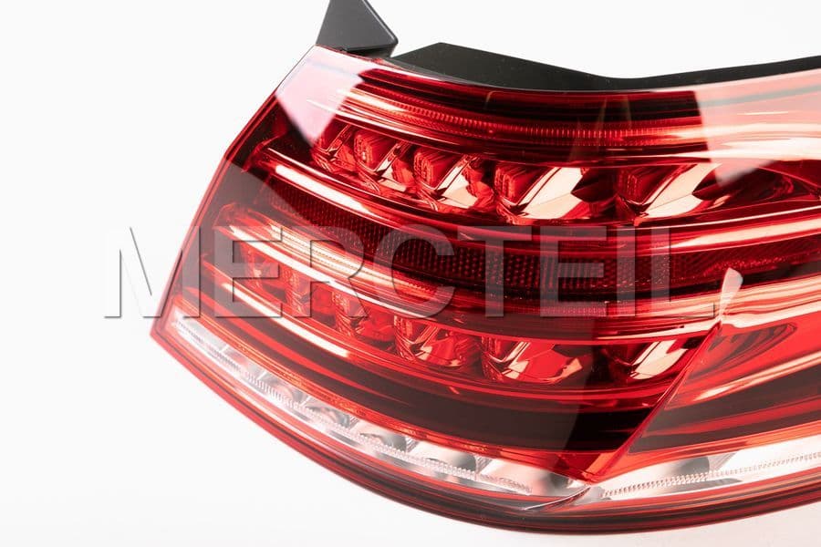 Kaufen Sie das Ersatzteil Mercedes-Benz A212906080364 leuchtenkombin