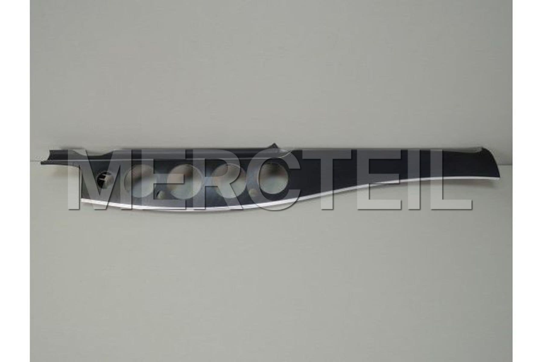 A2136800201 MERCEDES-BENZ TRIM STRIP