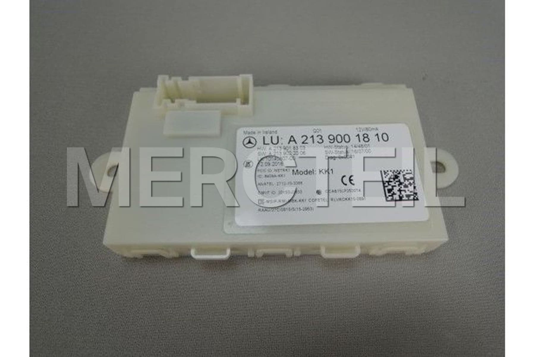 Buy the spare part Mercedes-Benz A2139001810 control unit