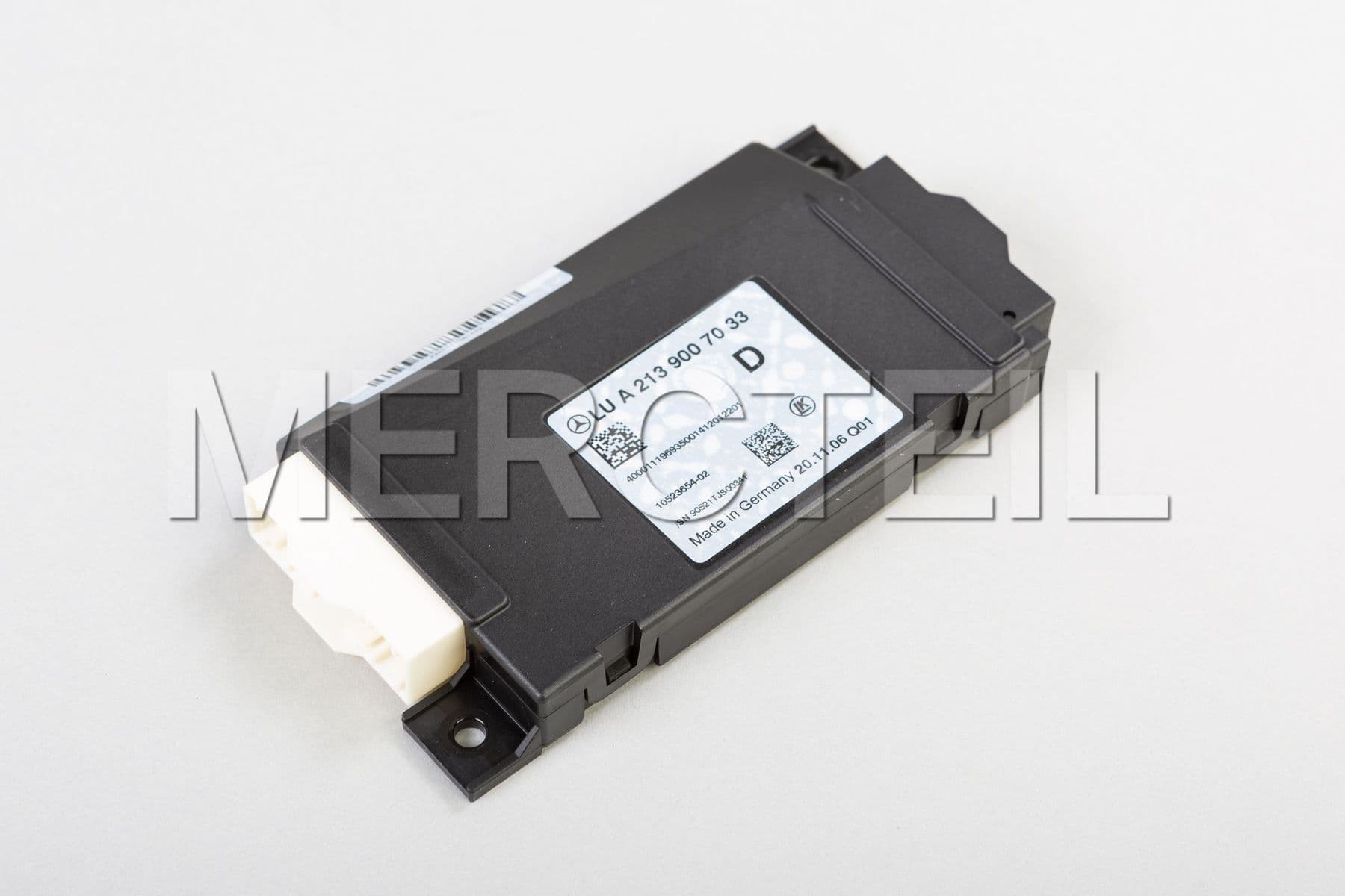 Buy the spare part Mercedes-Benz A2139007033 control unit complete 
