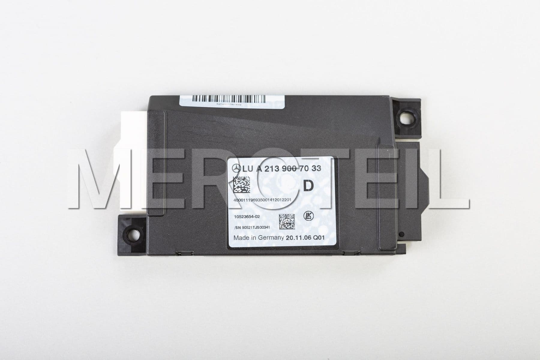 Buy the spare part Mercedes-Benz A2139007033 control unit complete 