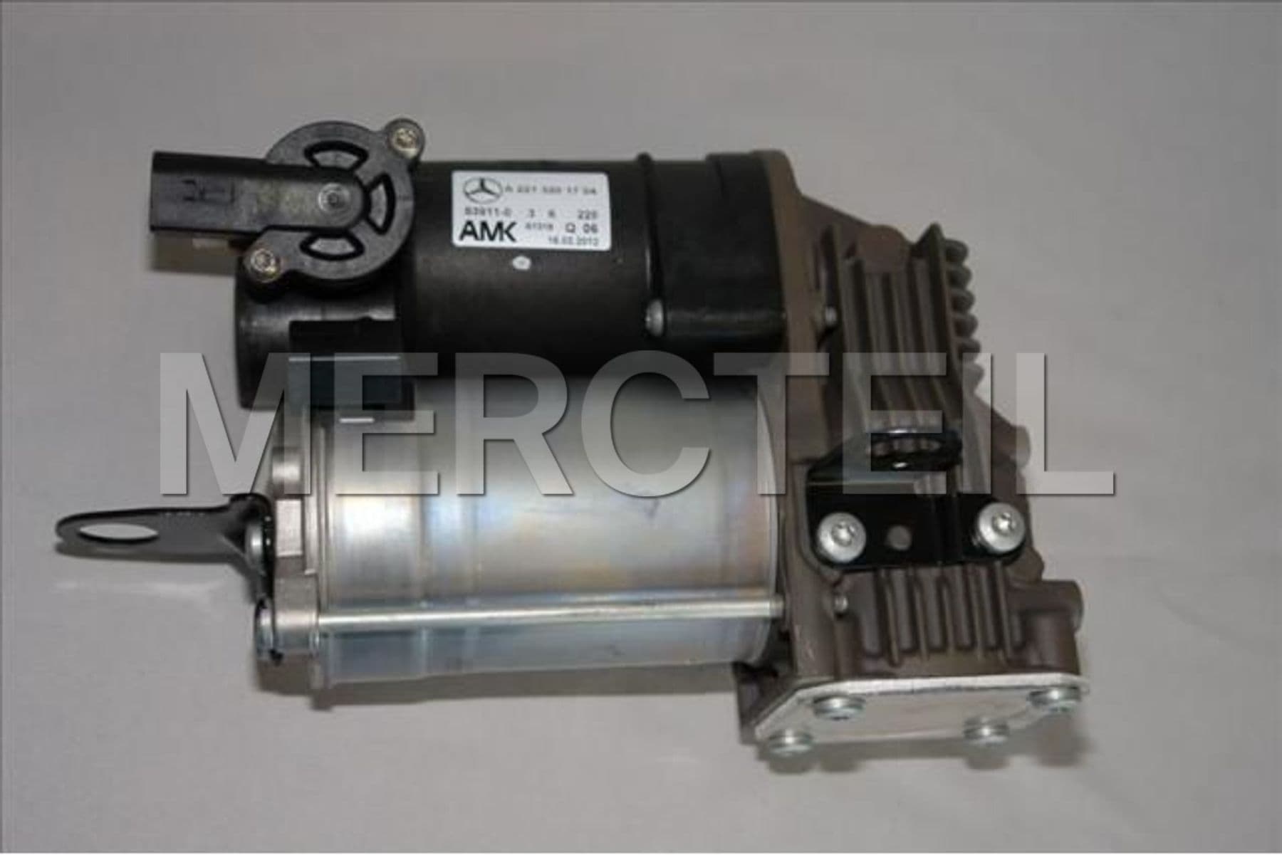 A2213201704 MERCEDES-BENZ COMPRESSOR