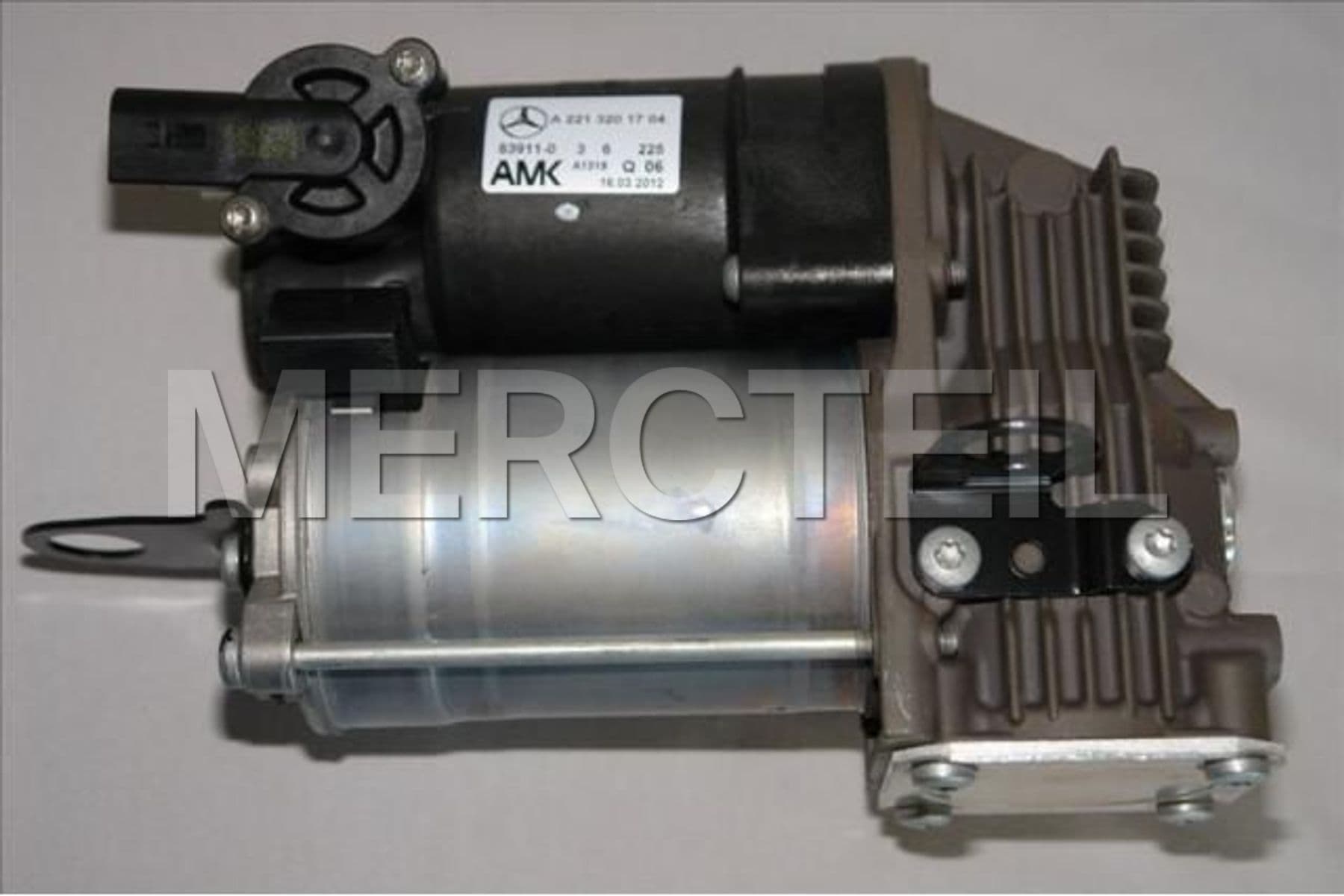 A2213201704 MERCEDES-BENZ COMPRESSOR