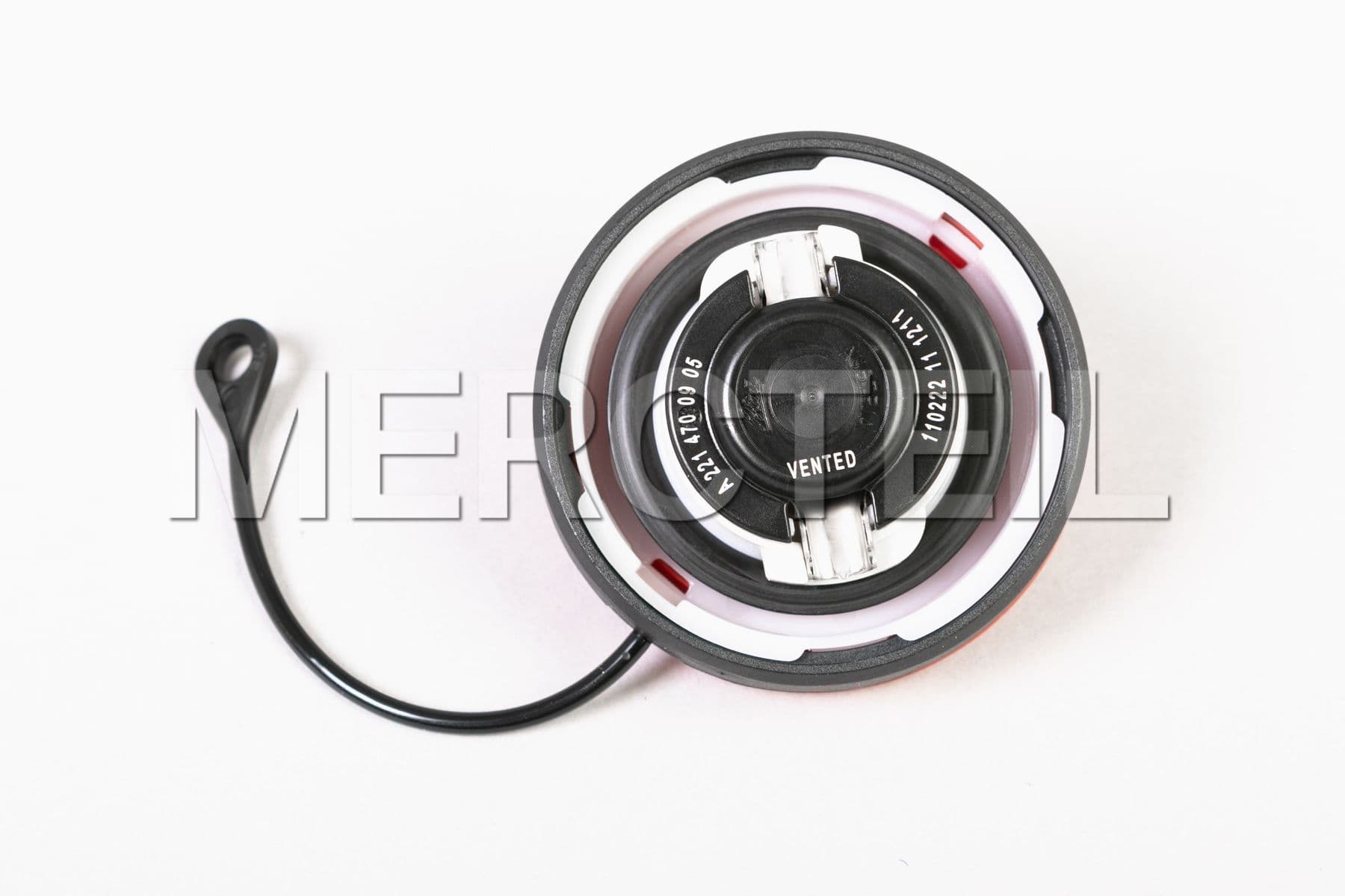 Buy the spare part Mercedes-Benz A2214700905 filler cap 