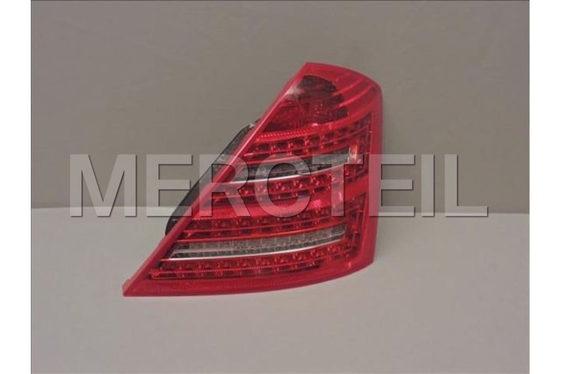 A2218201464 MERCEDES-BENZ TAIL LAMP