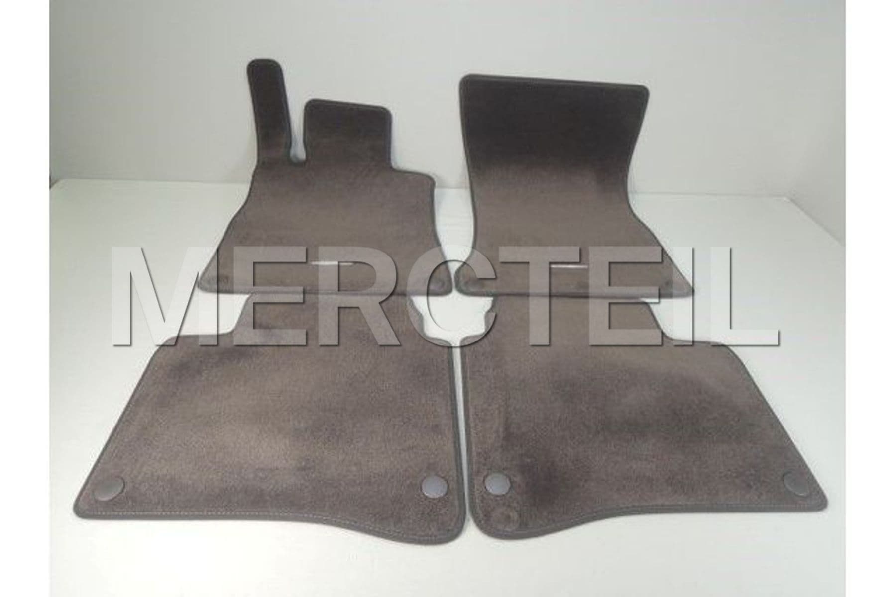 A22268063488T47 MERCEDES-BENZ FUSSMATTE