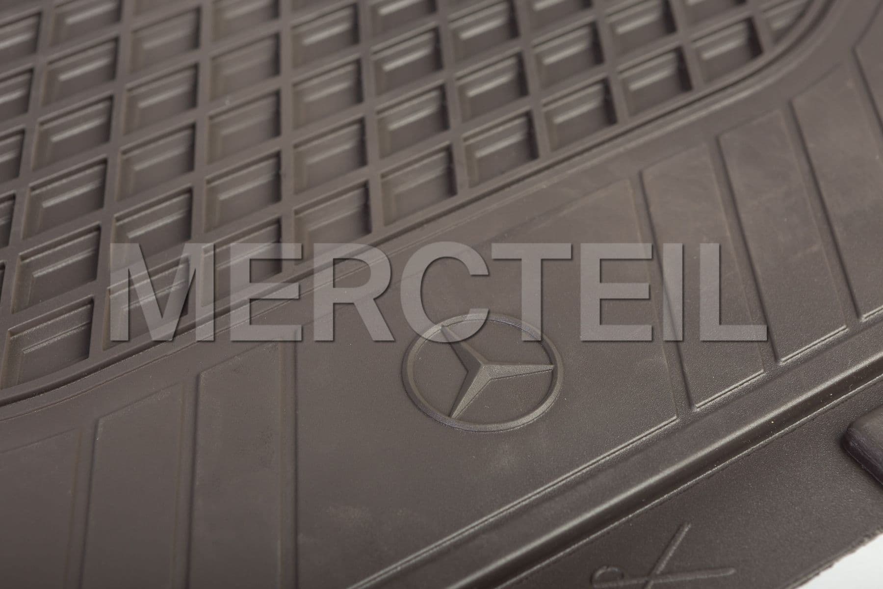 Kaufen Sie das Ersatzteil Mercedes-Benz A22268076058U51 fussmatte