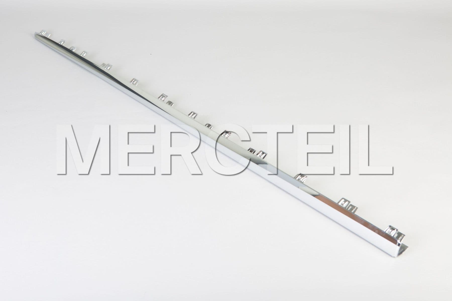 A2226947982 MERCEDES-BENZ TRIM STRIP