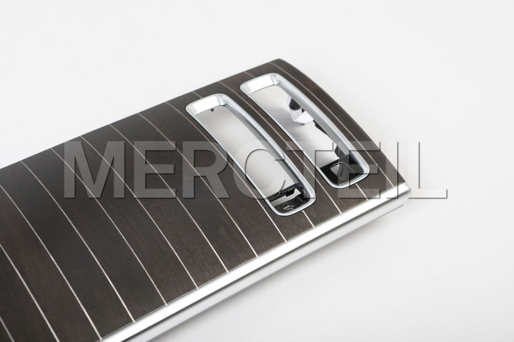 Buy the spare part Mercedes-Benz A2236808905 trim strip 