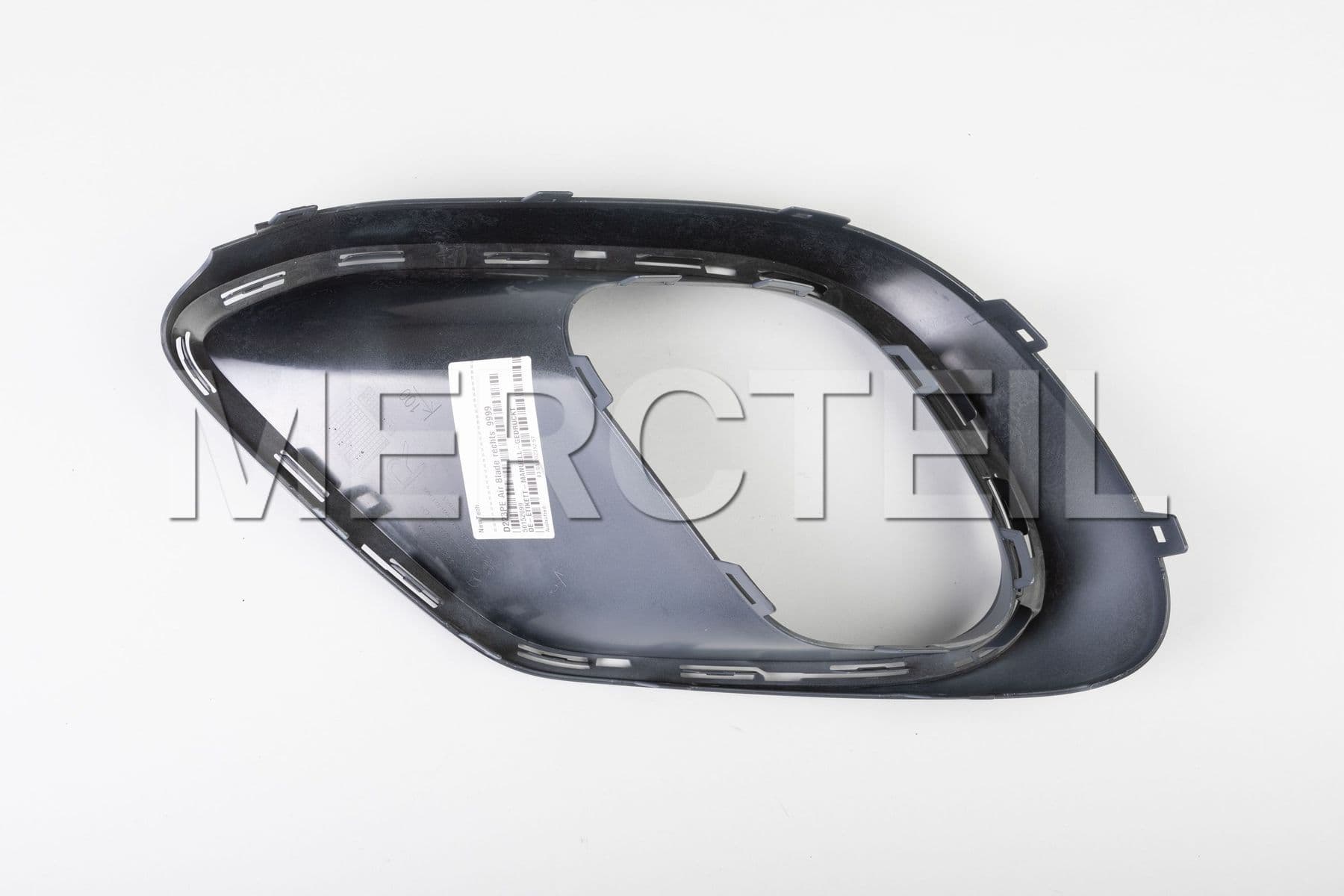 Buy the spare part Mercedes-Benz A22388551019999 cover