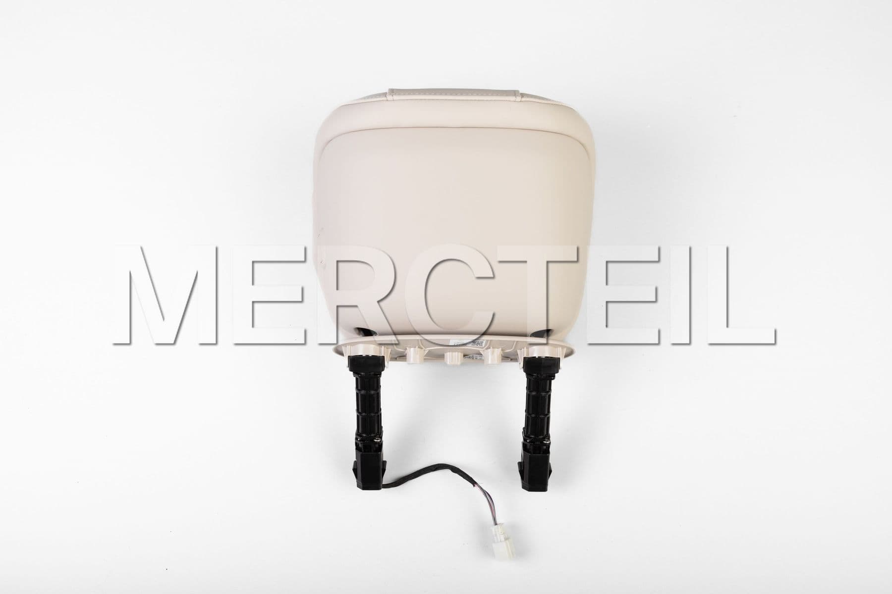 Buy the spare part Mercedes-Benz A22397044078U00 head restraint