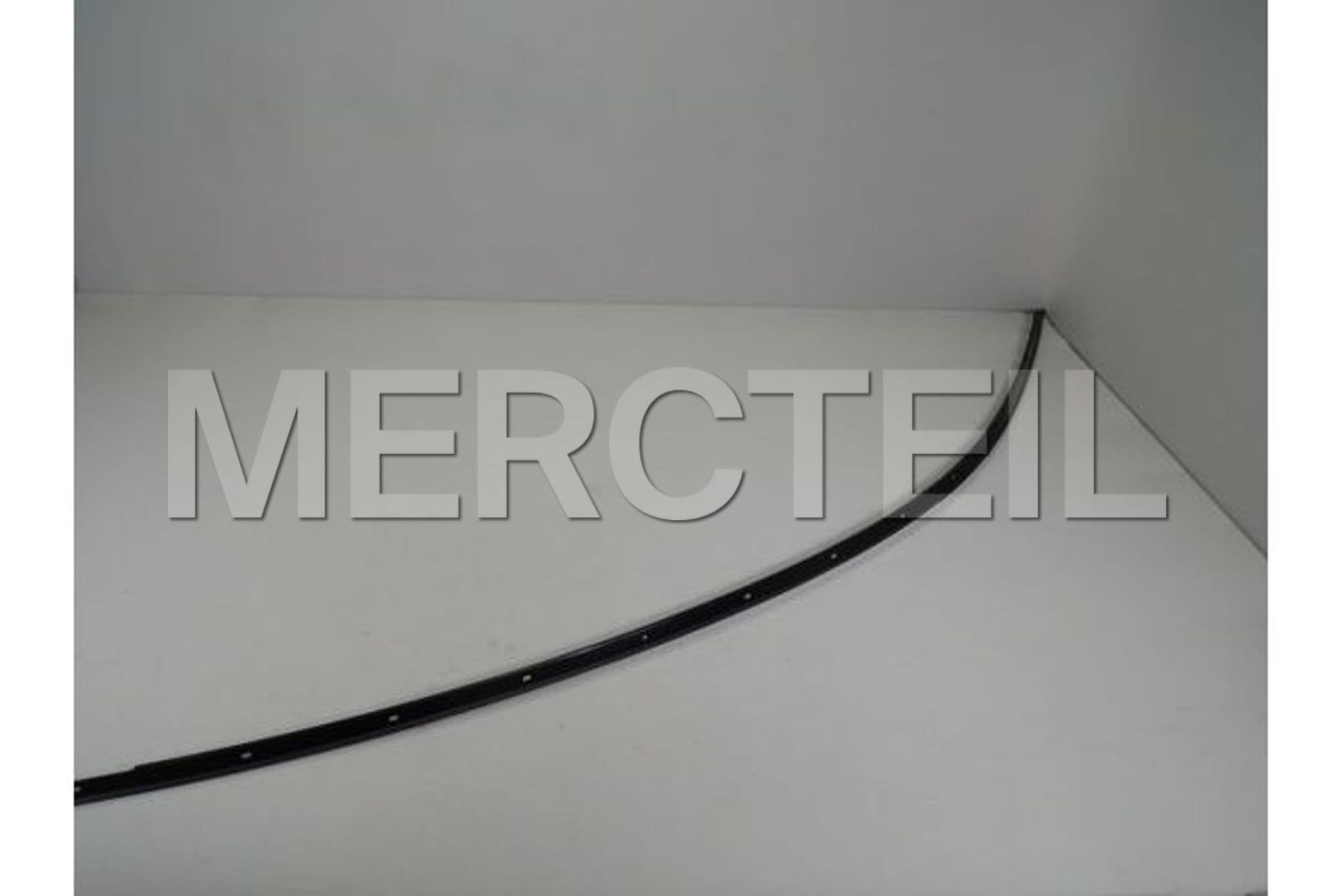 Buy the spare part Mercedes-Benz A23867096002B16 moulding 