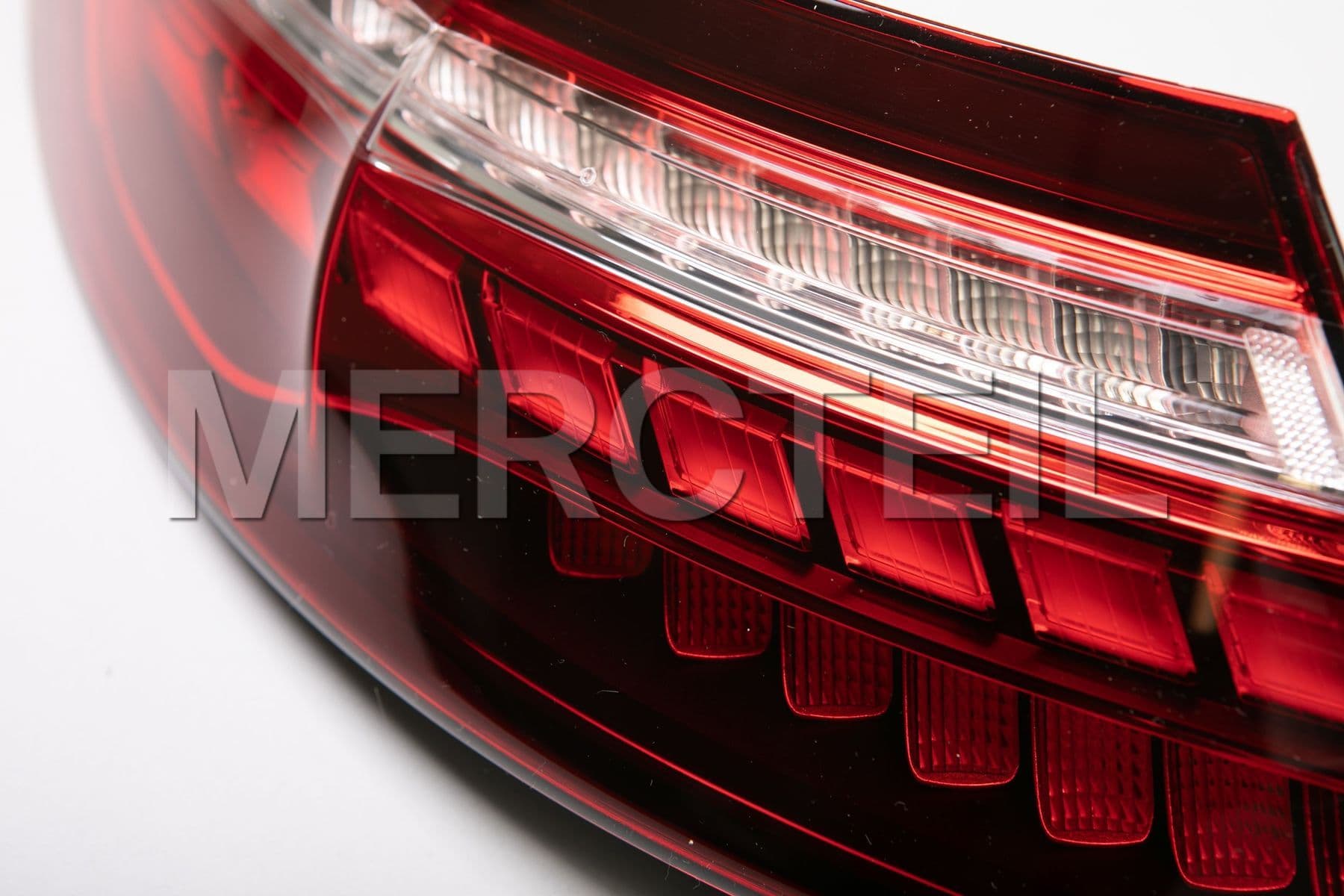 A2389064101 MERCEDES-BENZ REAR LAMP COMBINATION