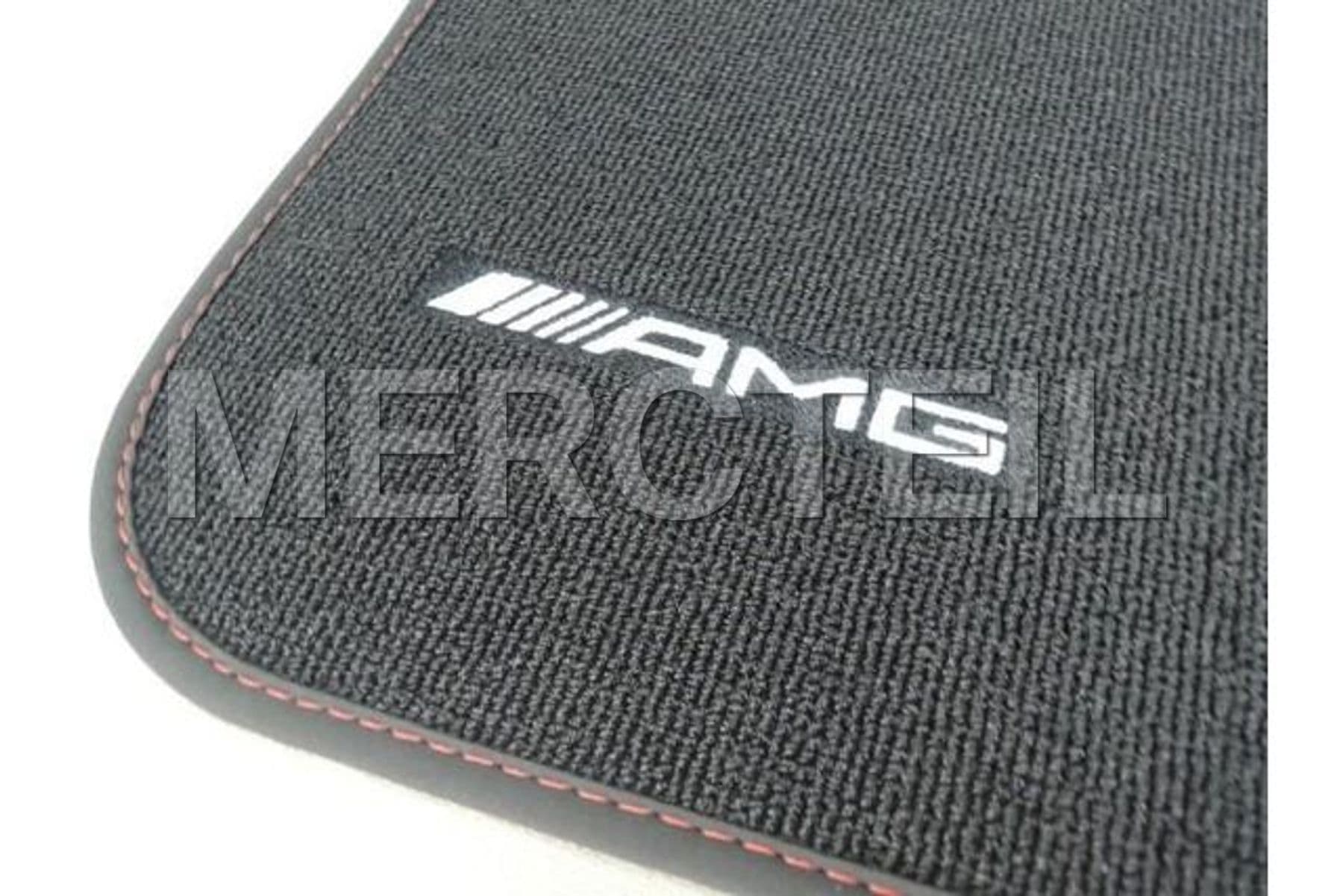 Buy the spare part Mercedes-Benz A24668028483D16 mat