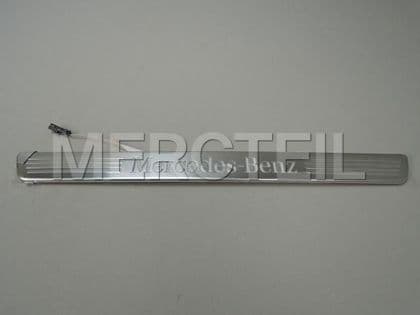 Buy the spare part Mercedes-Benz A2466805300 cover rail