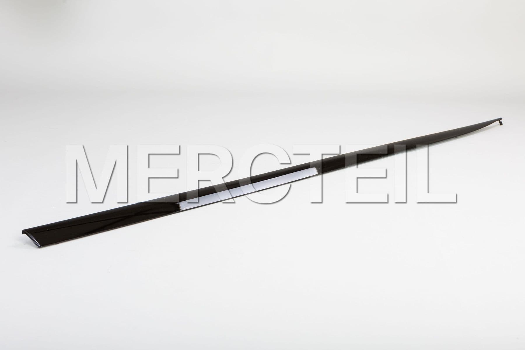 Buy the spare part Mercedes-Benz A2906982300 trim strip