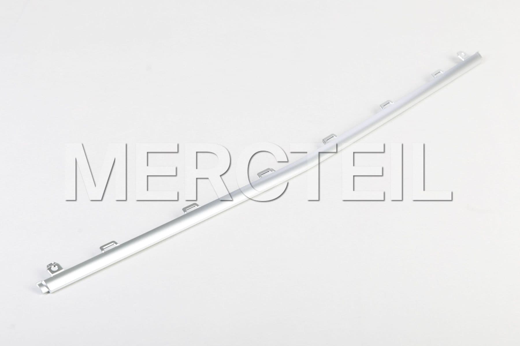 Buy the spare part Mercedes-Benz A2908852702 trim strip