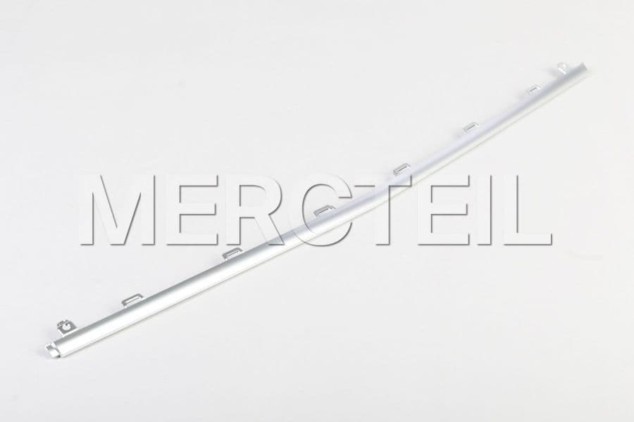 Buy the spare part Mercedes-Benz A2908852702 trim strip 