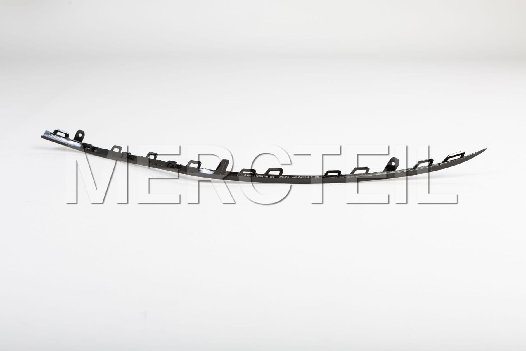 Buy the spare part Mercedes-Benz A2908858800 trim strip