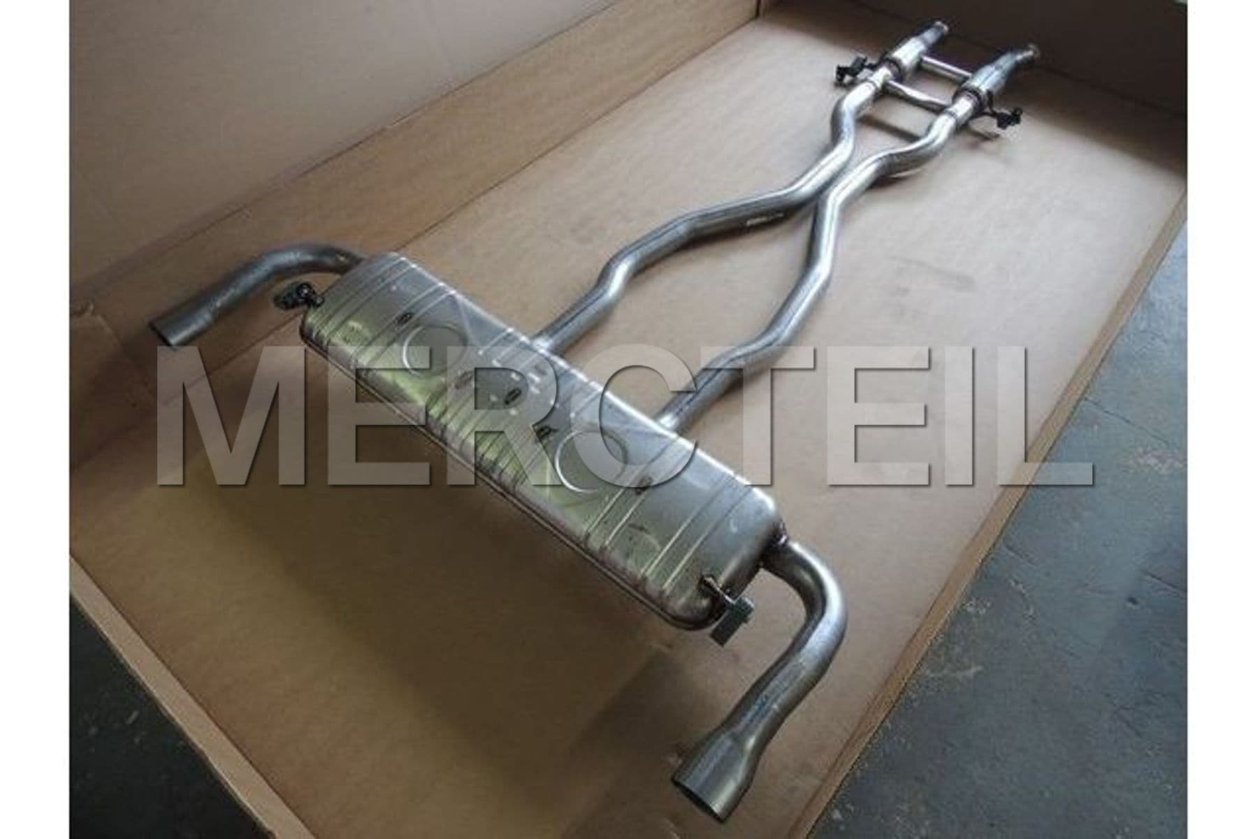 Buy the spare part Mercedes-Benz A2924900235 exhaust gas line