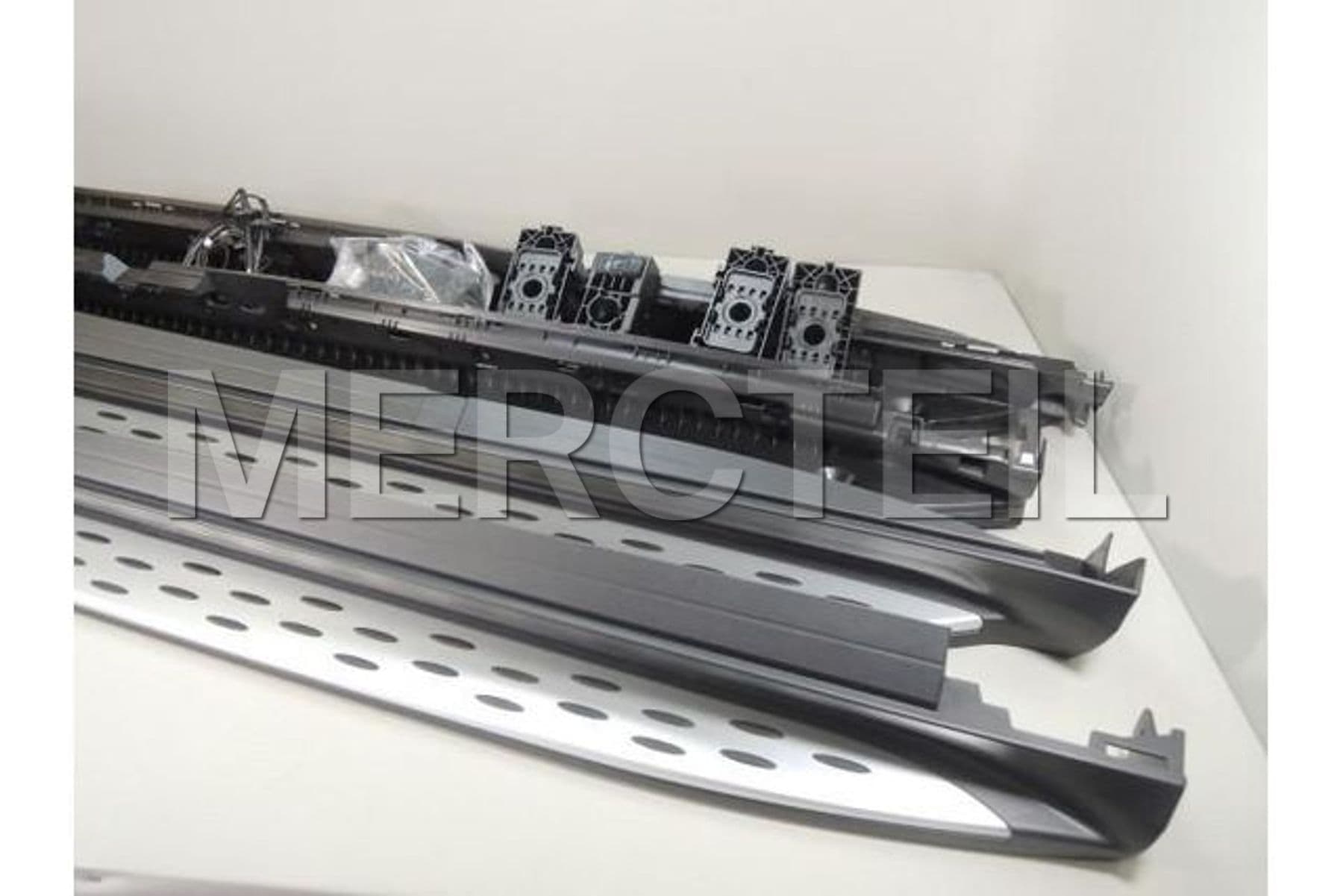 A2925200100 MERCEDES-BENZ RUNNING BOARD