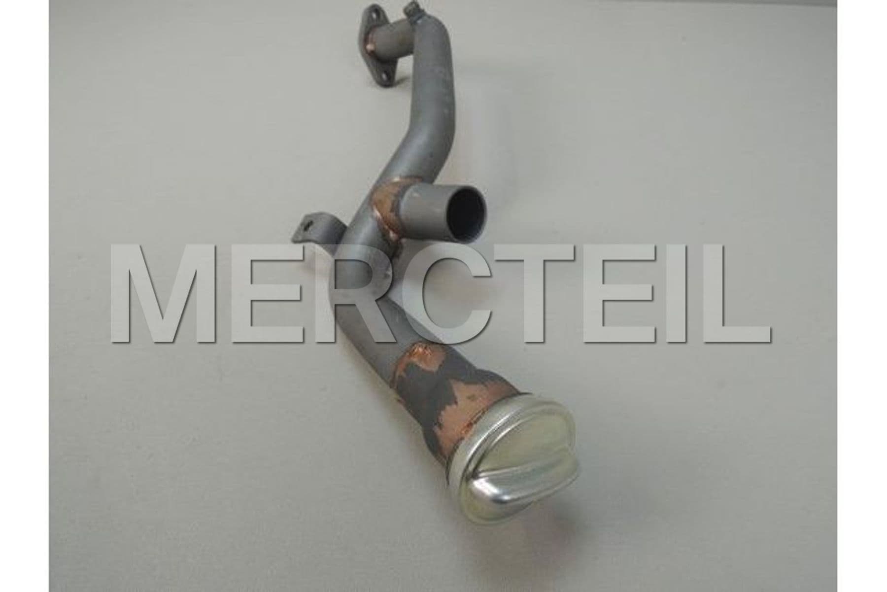 Buy the spare part Mercedes-Benz A4470102764 oil filler neck
