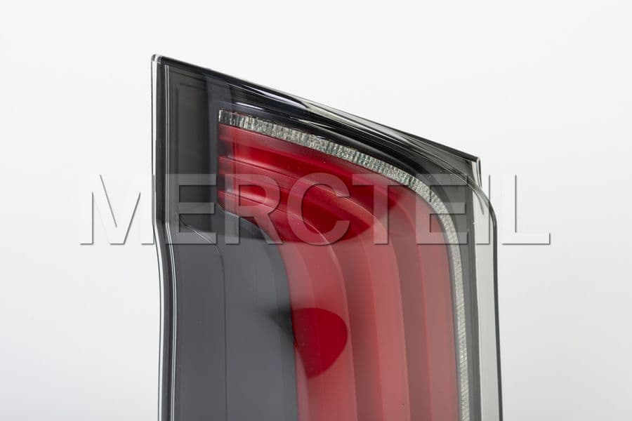 Buy the spare part Mercedes-Benz A4478204202 light strip