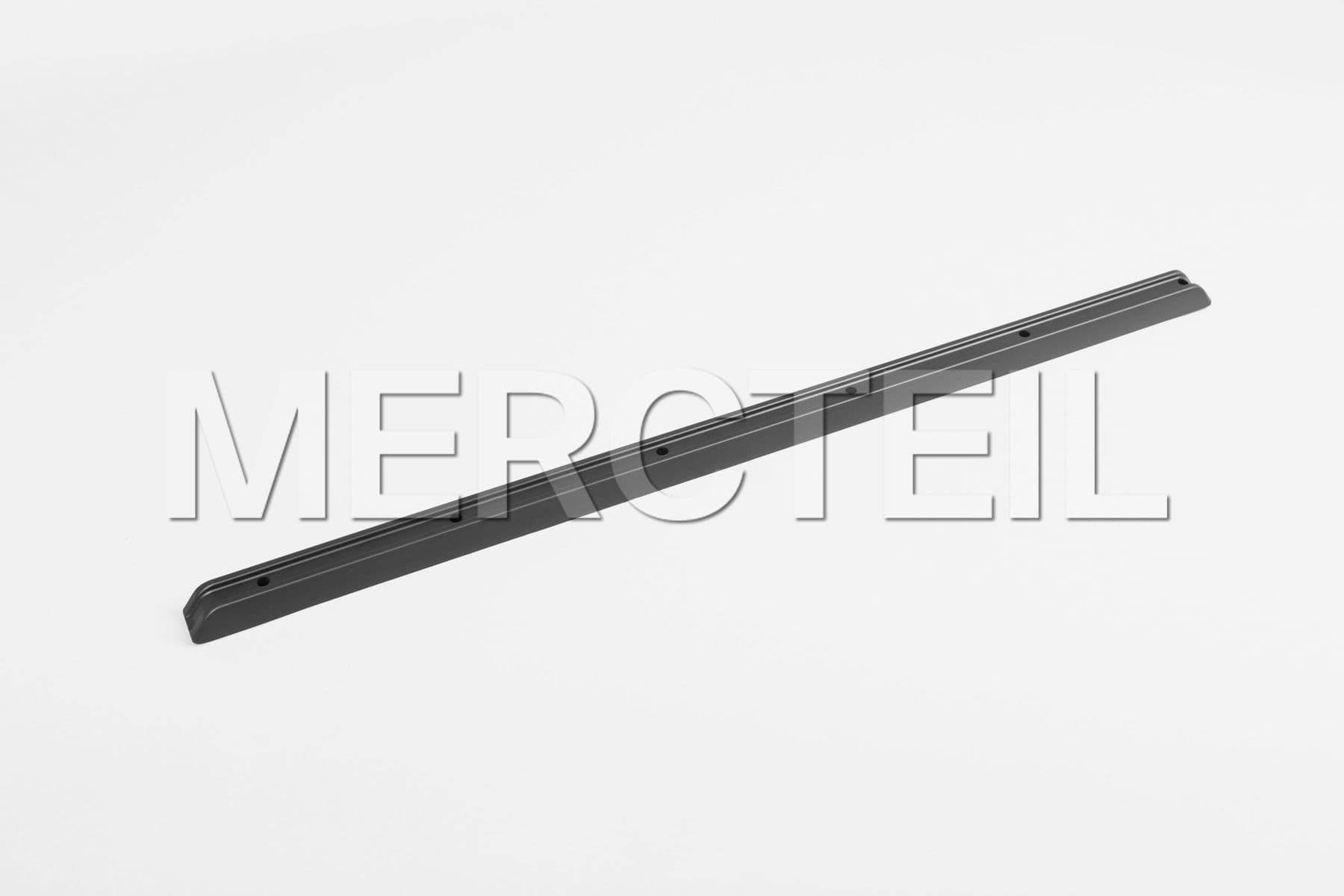 Buy the spare part Mercedes-Benz A4606901562 protective strip