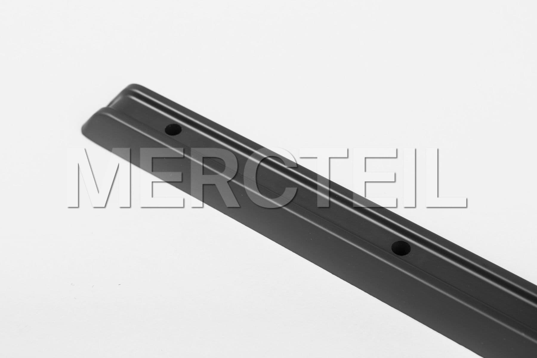 Buy the spare part Mercedes-Benz A4606901562 protective strip