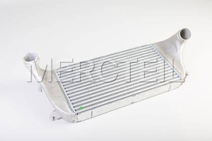 Buy the spare part Mercedes-Benz A4635002200 intercooler radiator