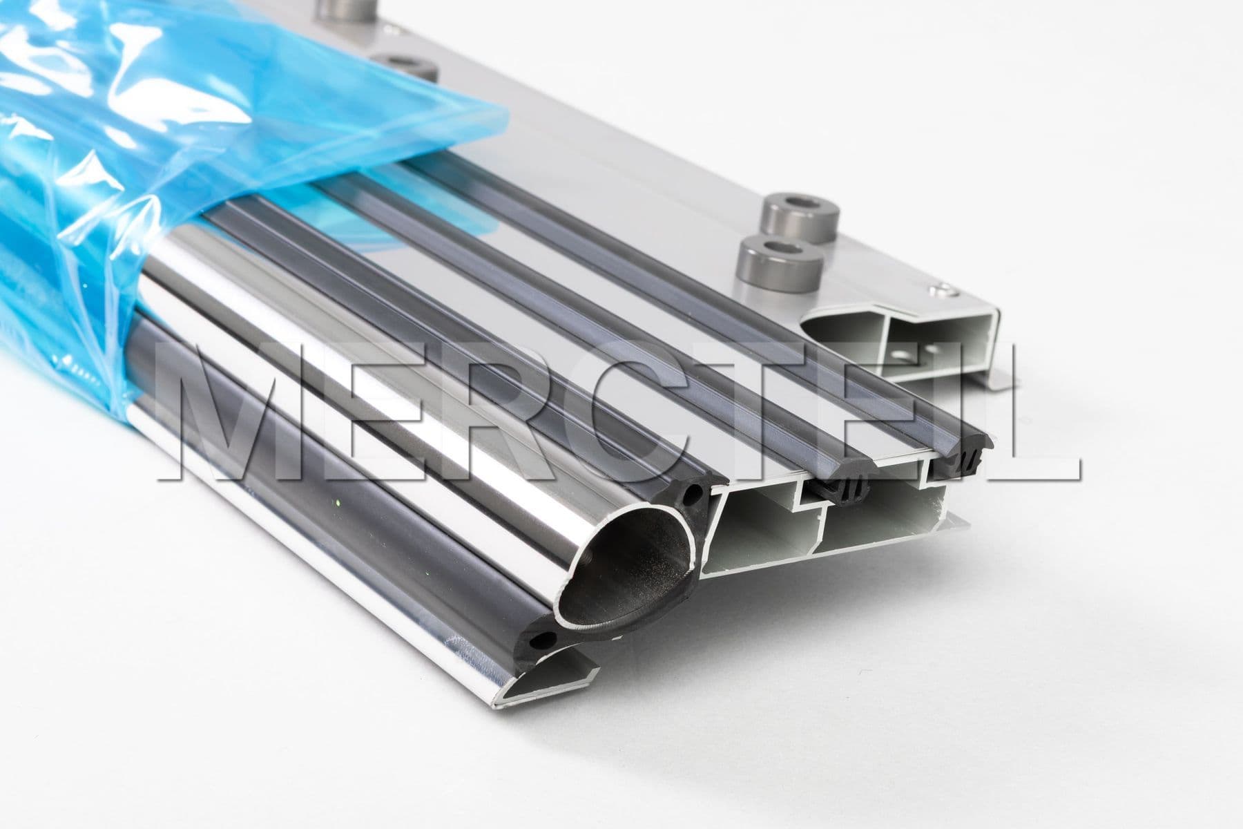 Buy the spare part Mercedes-Benz A4635201900 running board